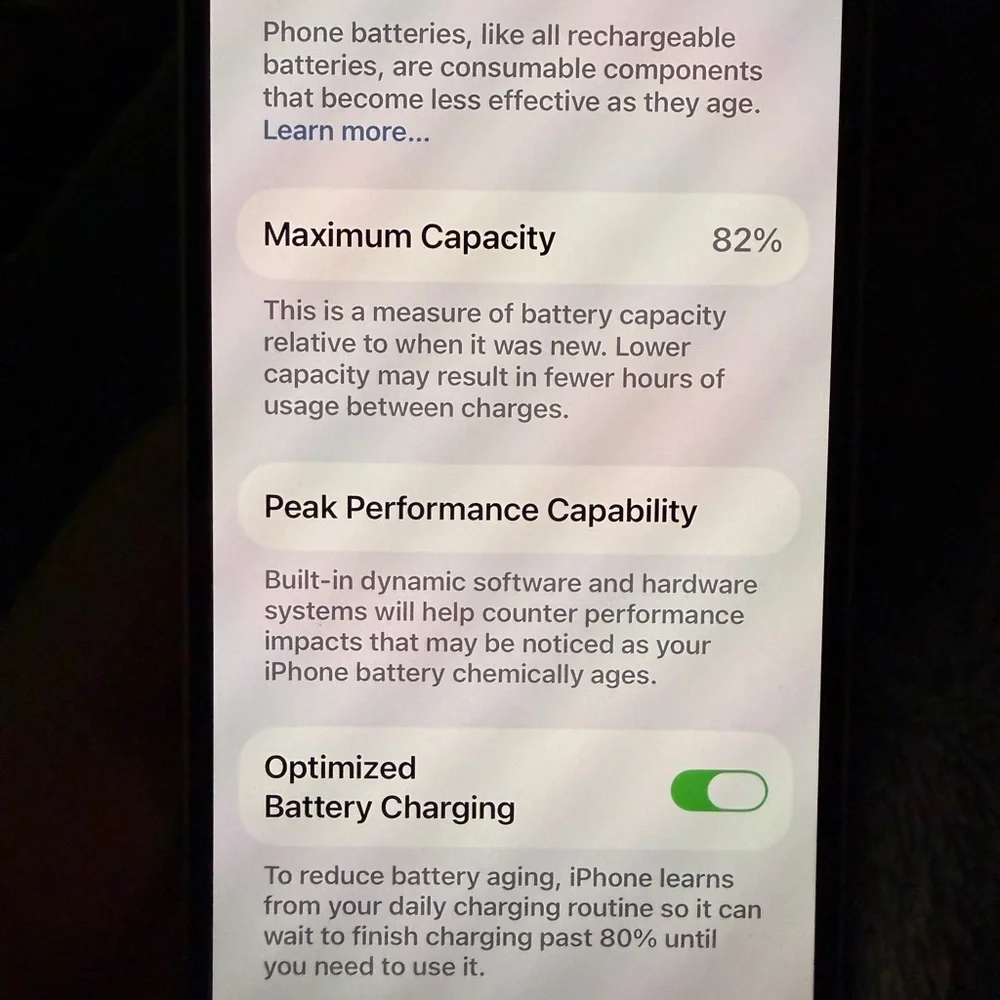 Apple iPhone 13 256GB White Optimized Battery Charging Bluetooth Wi-Fi NFC